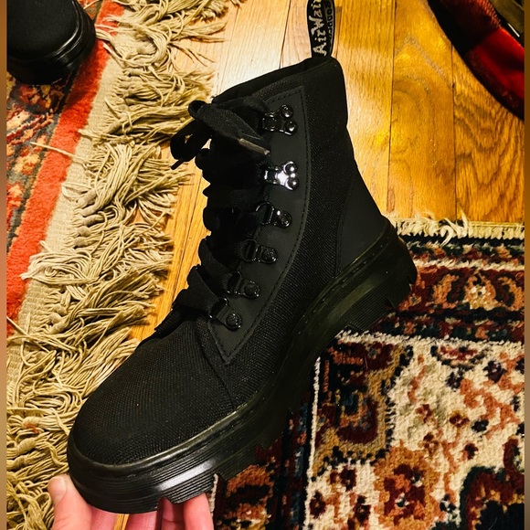 Dr. Martens Airwave Boots *NEW* - Picture 3 of 10
